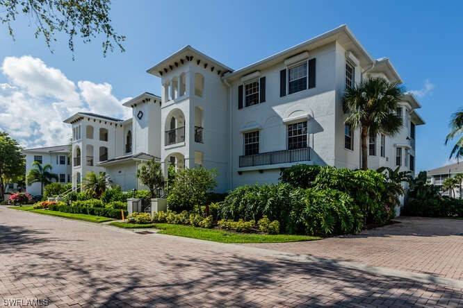 Naples, FL 34108,805 Bentwater CIR #104