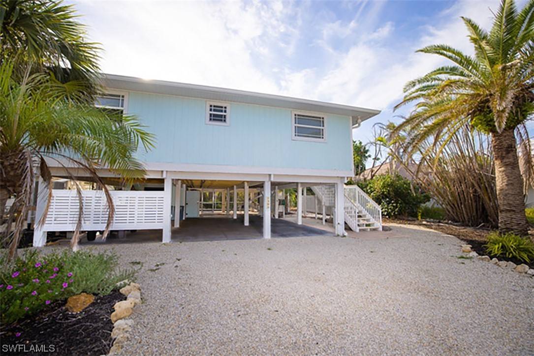 Sanibel, FL 33957,1388 Tahiti DR