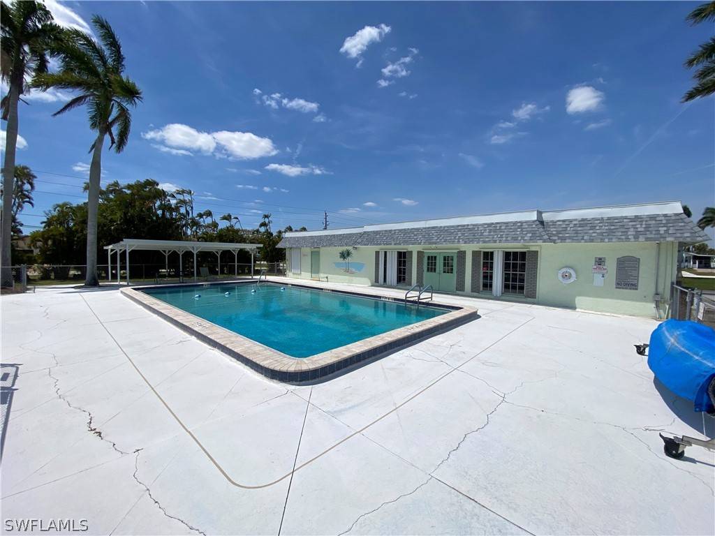 Fort Myers, FL 33908,84 Birch BLVD