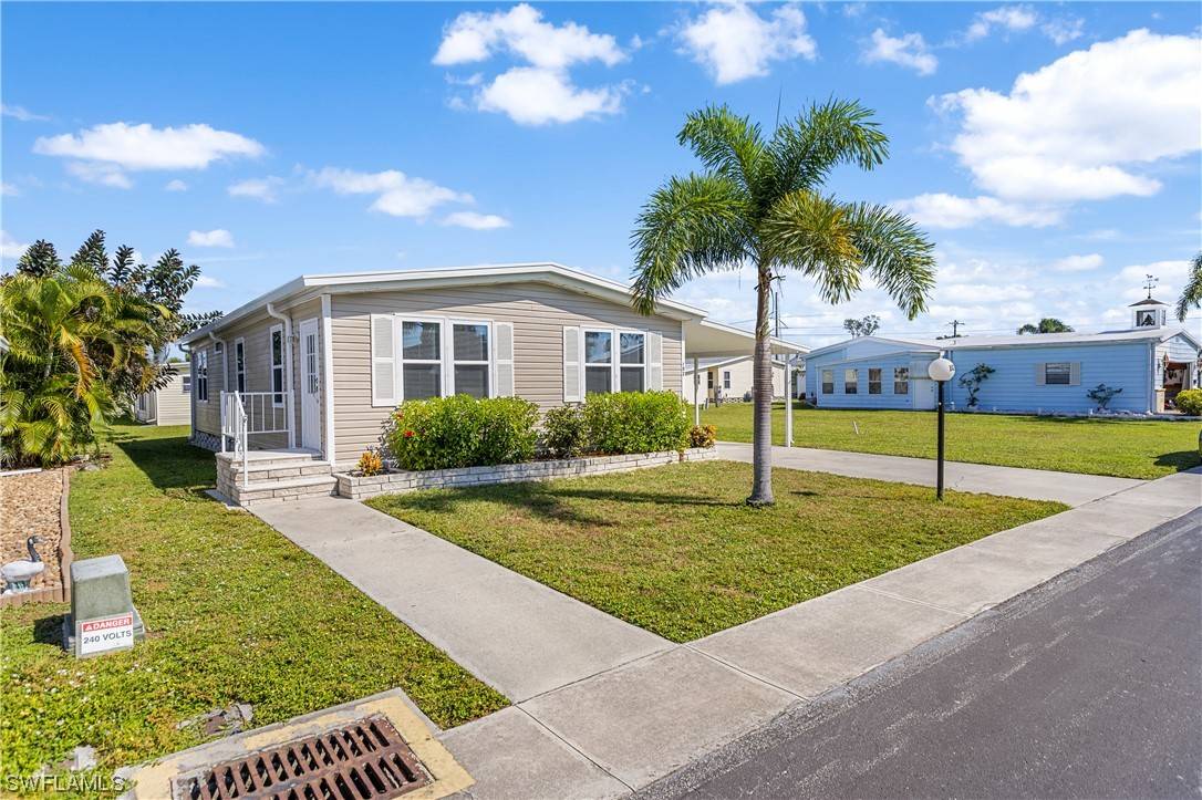 North Fort Myers, FL 33903,102 Sunset CIR