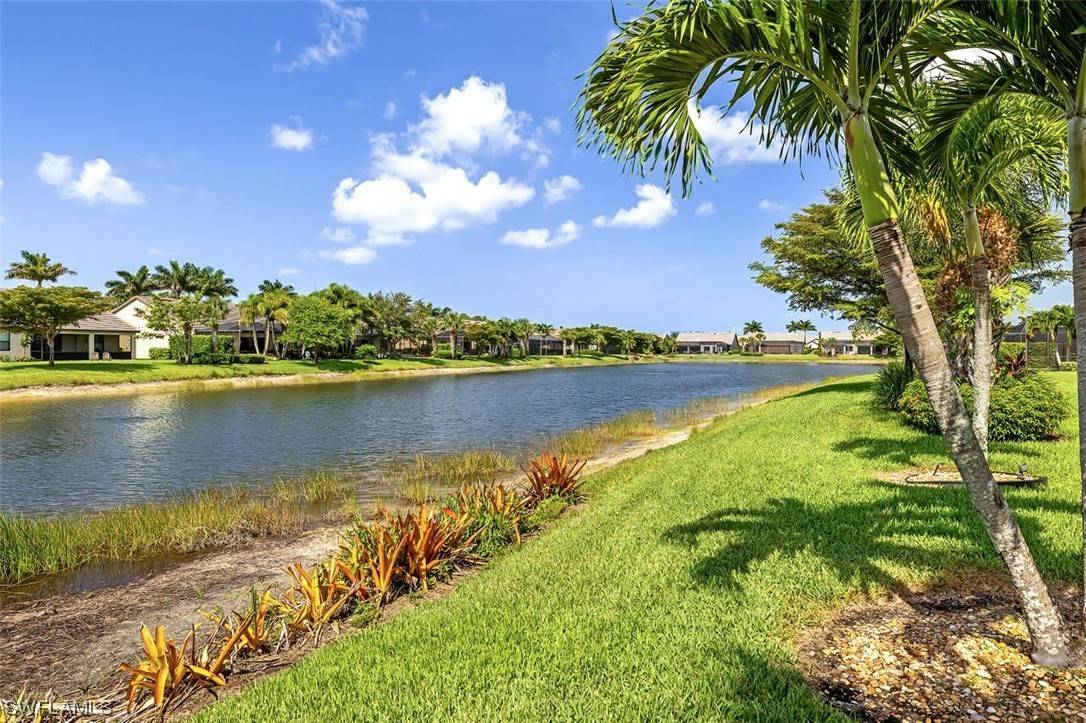 Naples, FL 34110,16120 Camden Lakes CIR