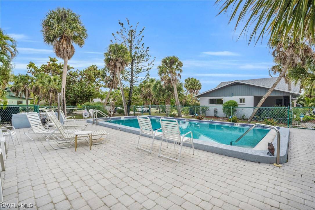Sanibel, FL 33957,1220 Junonia ST #B2
