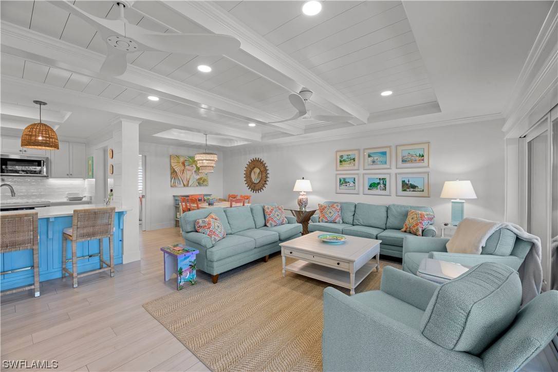 Sanibel, FL 33957,1605 Middle Gulf DR #125
