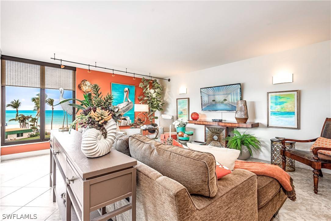 Naples, FL 34103,3115 Gulf Shore BLVD N #203S