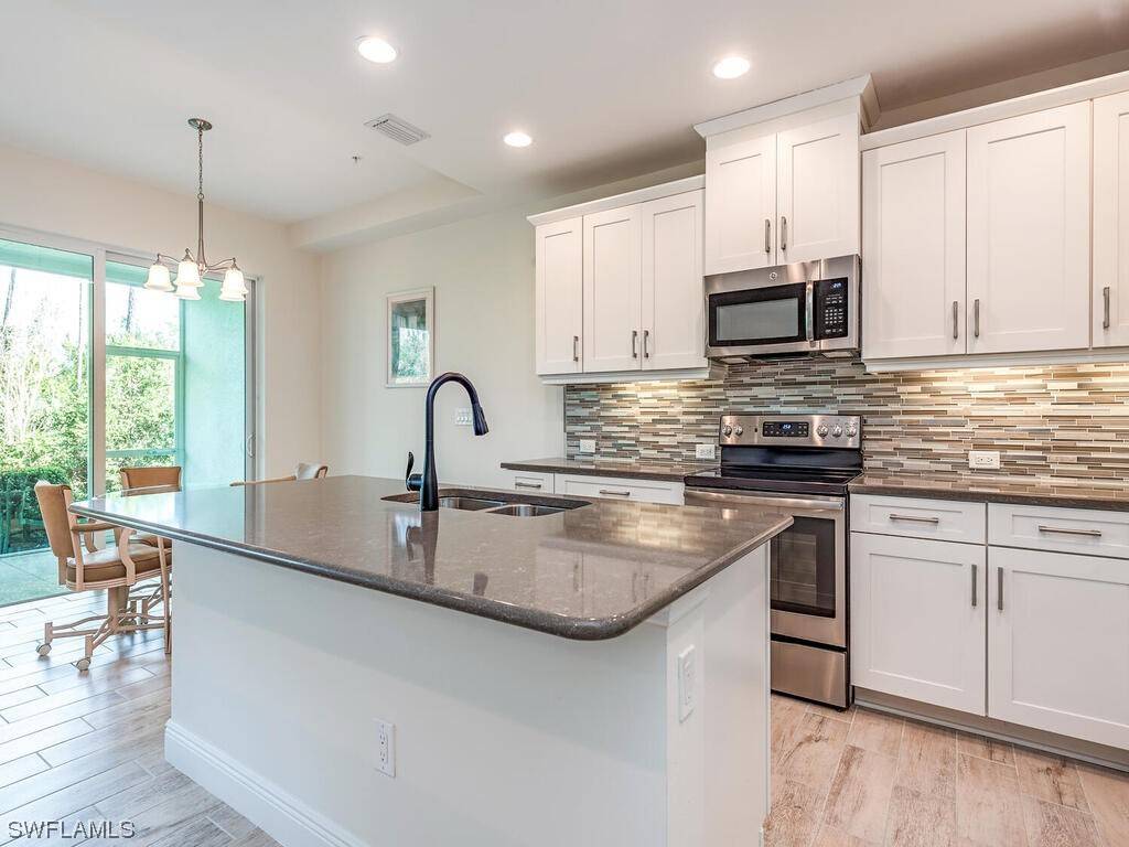 Naples, FL 34112,6981 Avalon CIR #1203