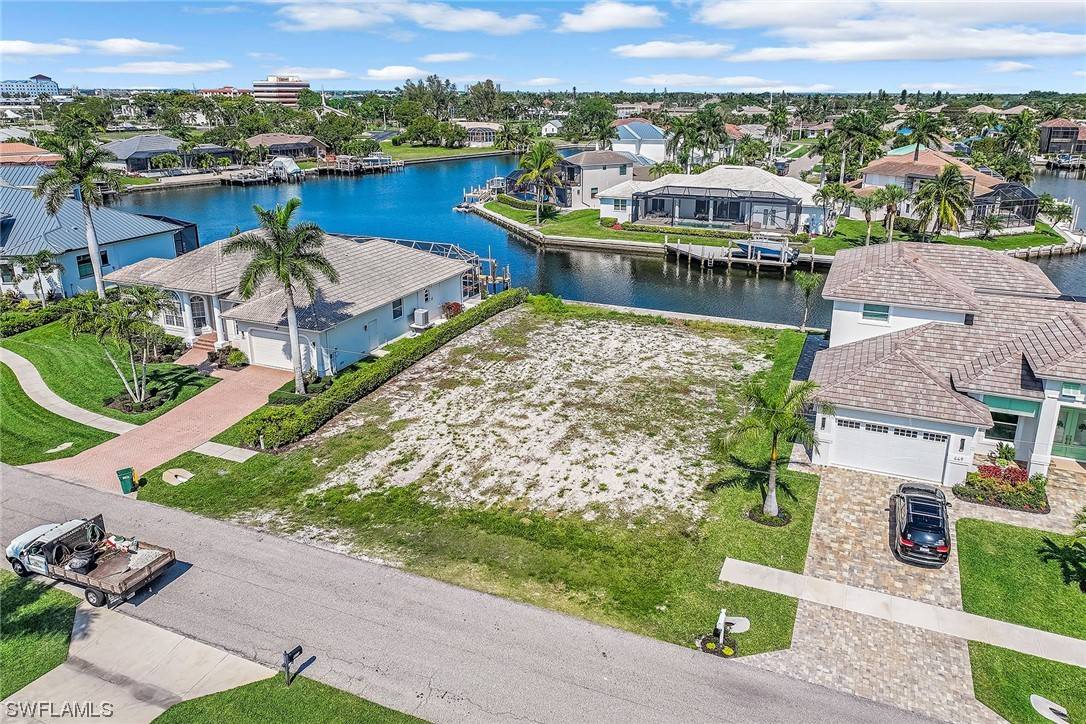 Marco Island, FL 34145,459 Waterleaf CT