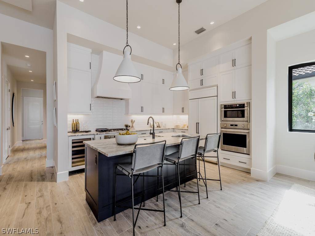 Naples, FL 34109,2032 Cambridge Park DR