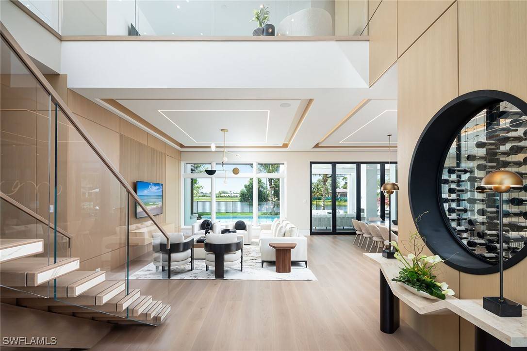 Naples, FL 34102,584 Banyan BLVD