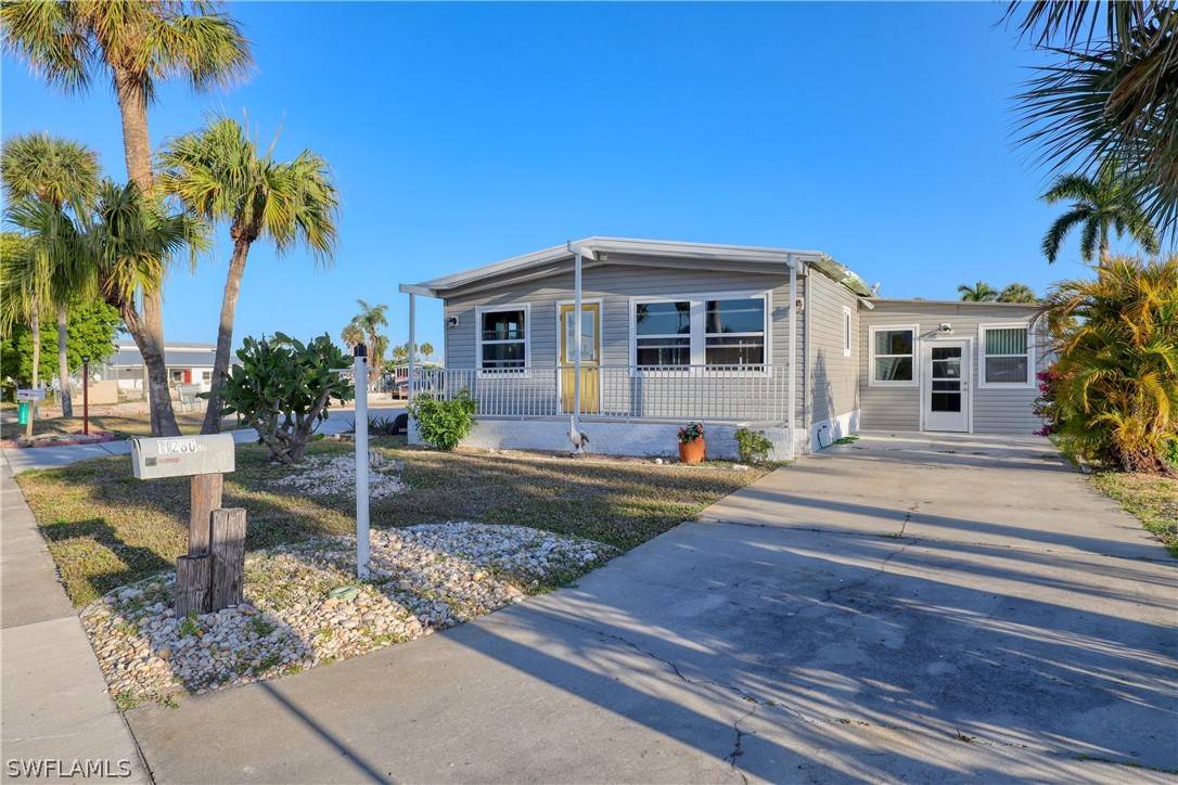 Fort Myers Beach, FL 33931,11280 Cypress LN