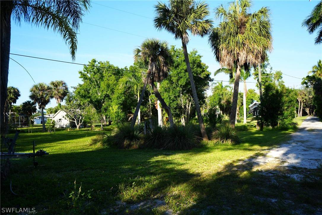 North Fort Myers, FL 33903,4148 Saums DR