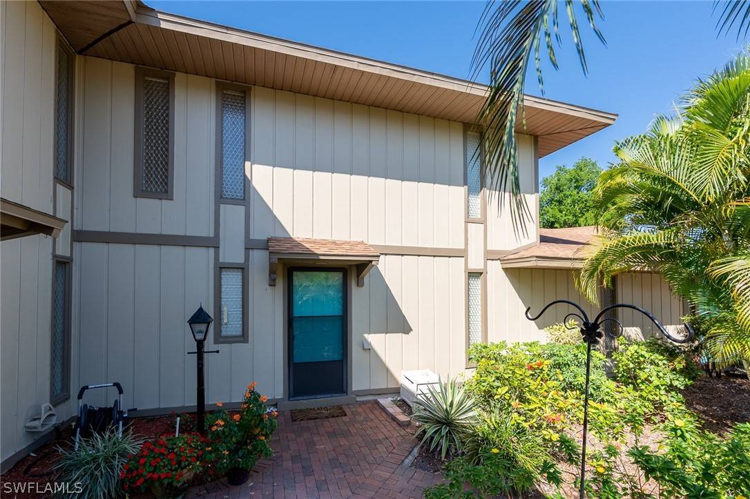 Fort Myers, FL 33919,4280 Island CIR #B