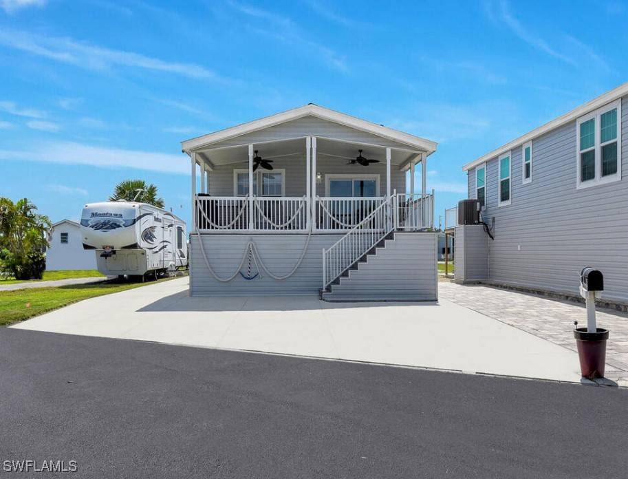 Fort Myers Beach, FL 33931,54 Oyster Bay LN