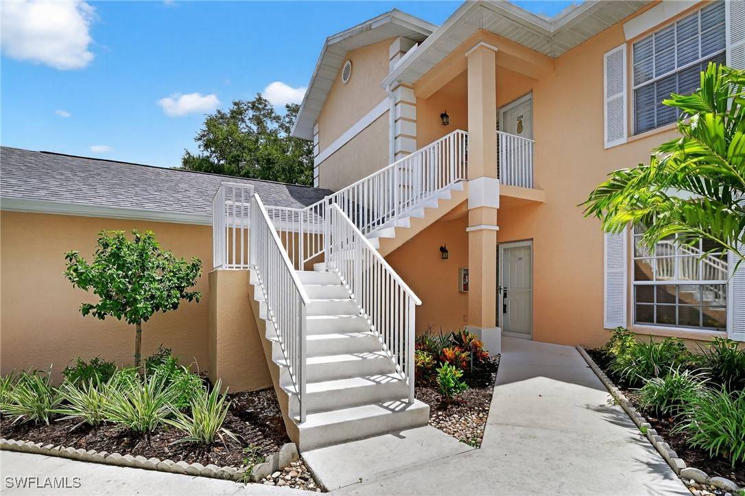 Naples, FL 34110,737 Wiggins Lake DR #201