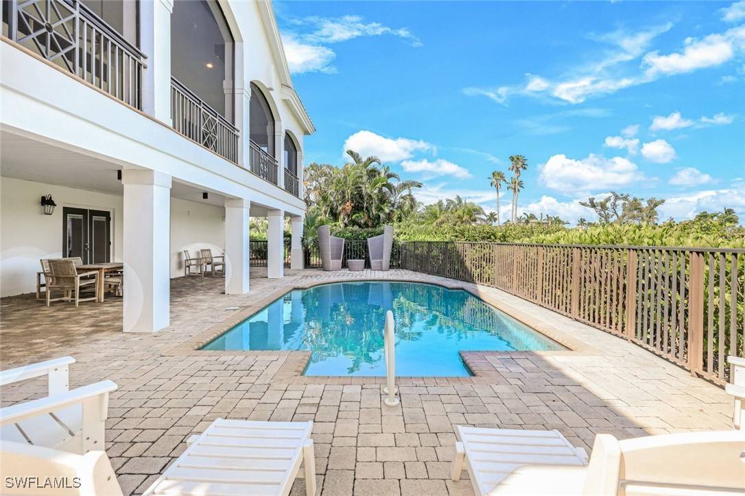 Sanibel, FL 33957,829 Pyrula AVE