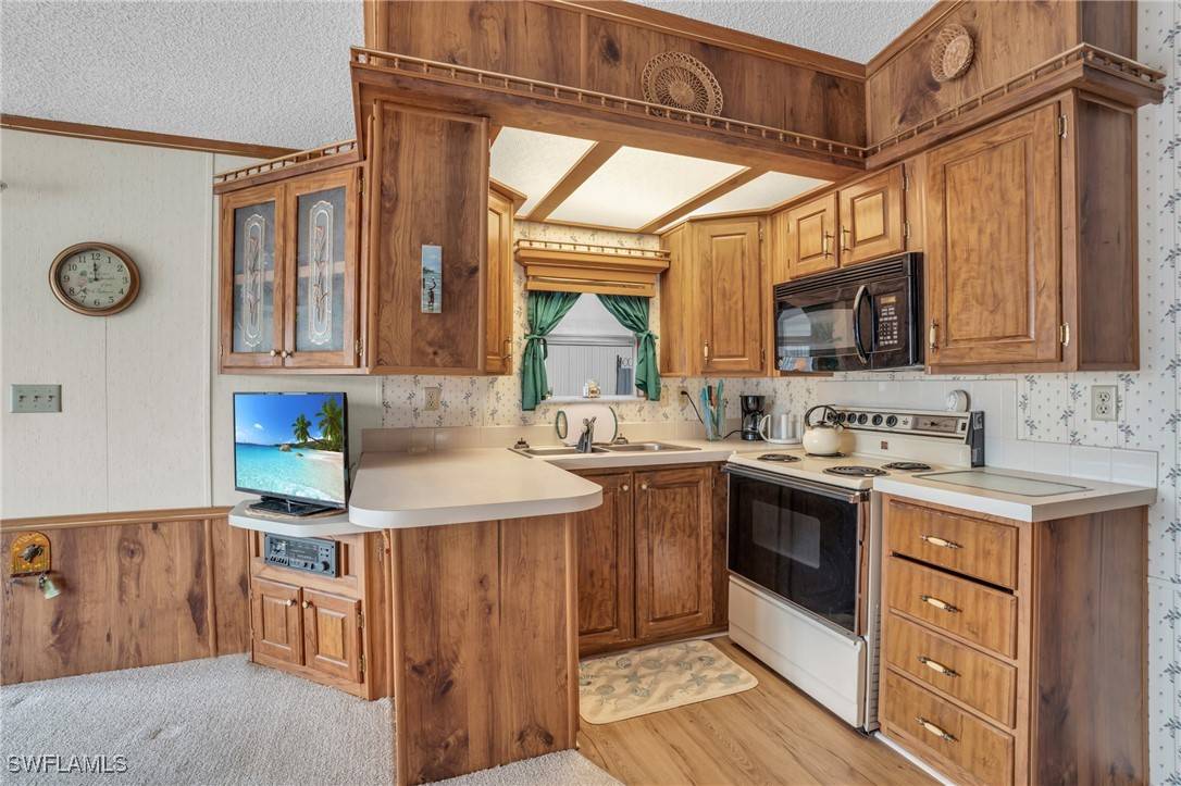 Naples, FL 34114,6 Bass LN