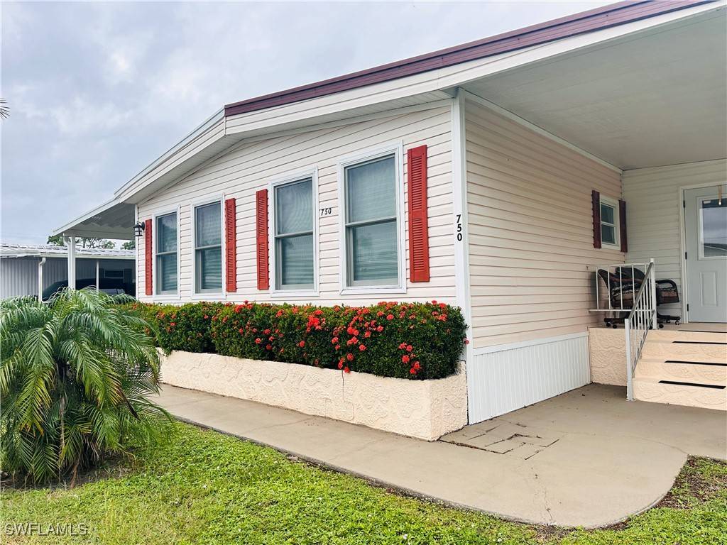 North Fort Myers, FL 33917,750 Park AVE