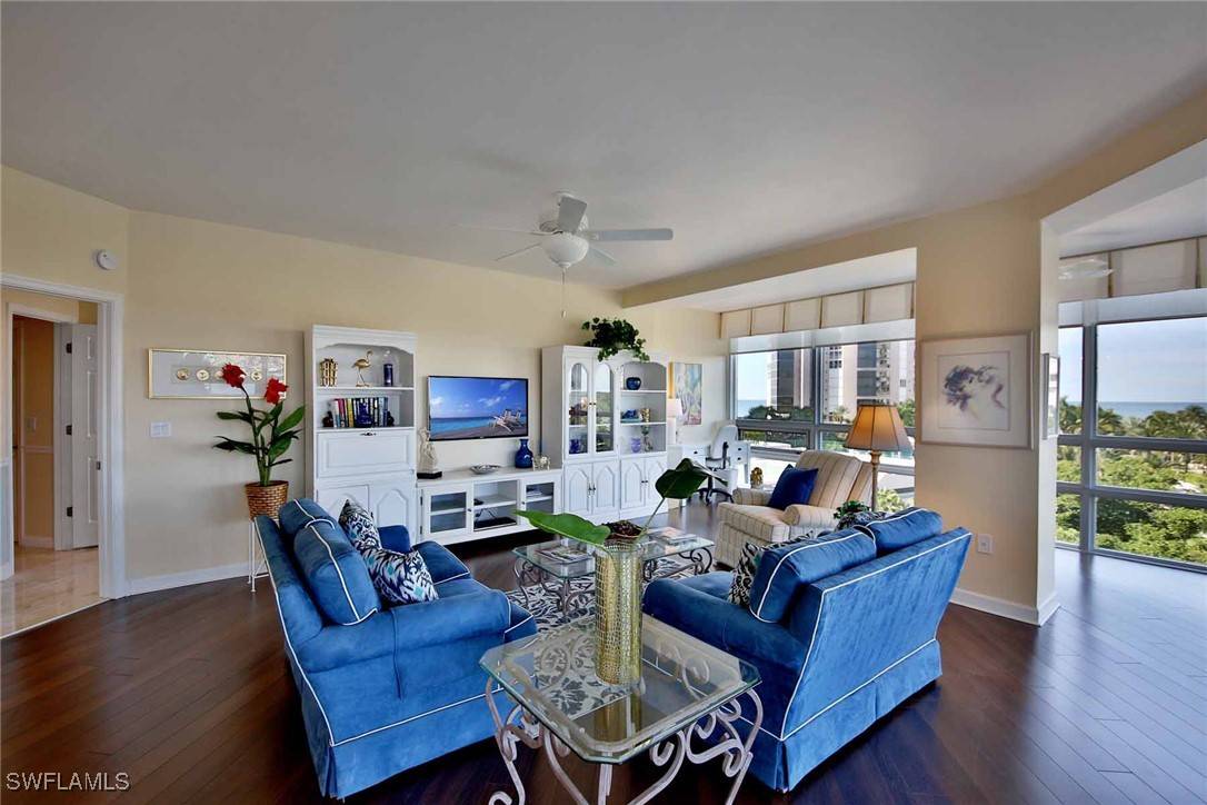 Naples, FL 34103,4255 Gulf Shore BLVD N #407