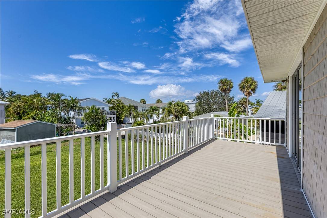 Fort Myers Beach, FL 33931,942 Prescott ST