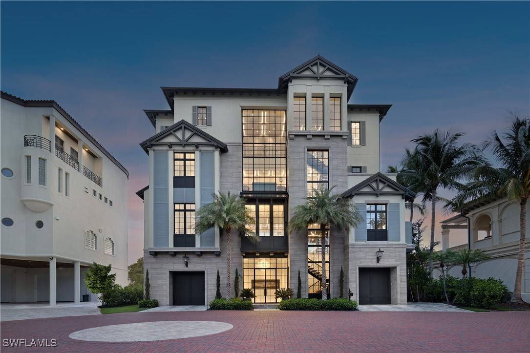 Naples, FL 34108,7409 Bay Colony DR