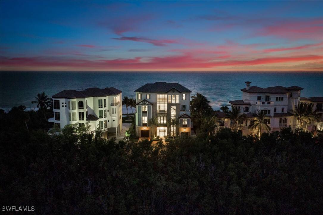 Naples, FL 34108,7409 Bay Colony DR