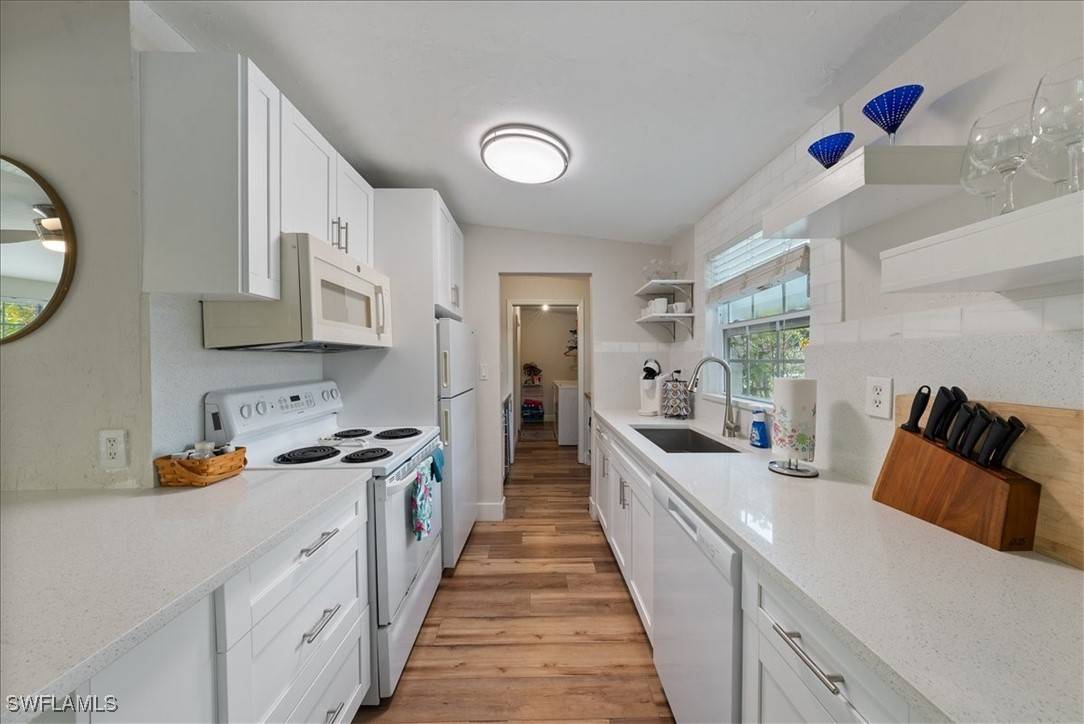 Naples, FL 34104,1280 Embassy LN
