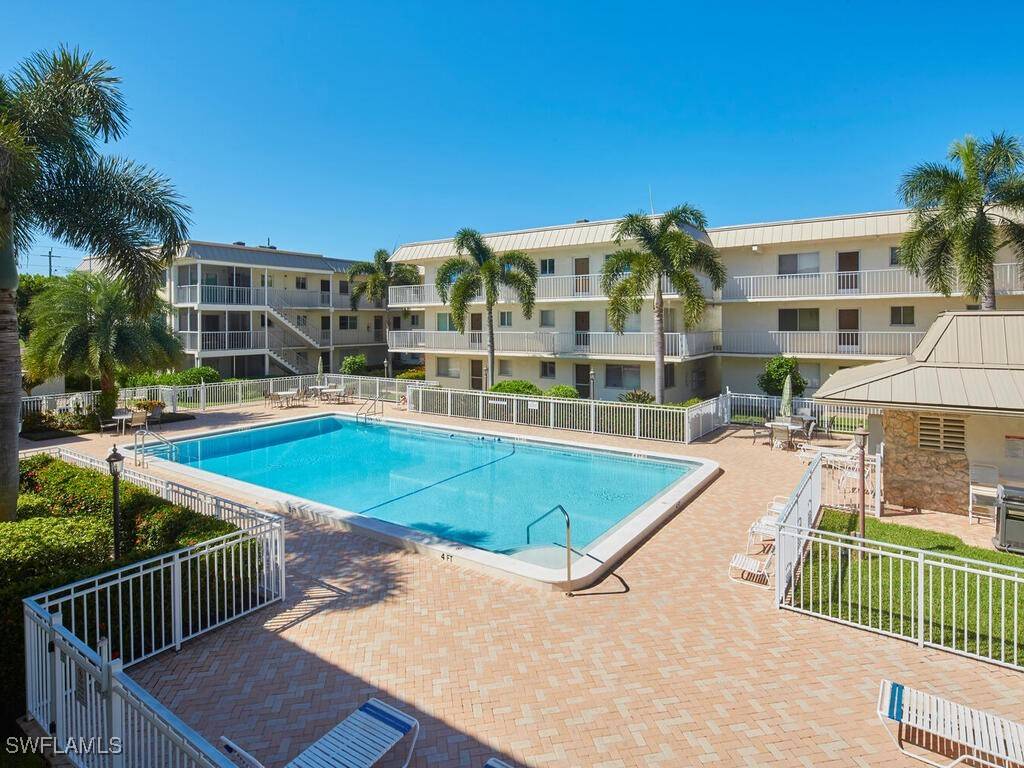 Naples, FL 34102,766 Central AVE #116