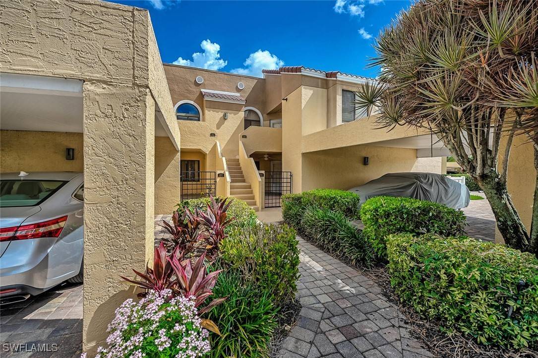 Naples, FL 34108,649 Beachwalk CIR #C-201