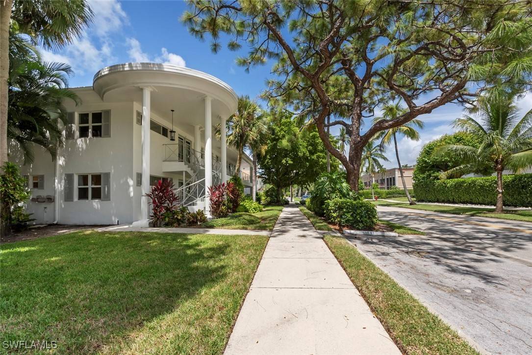 Naples, FL 34102,288 2nd ST S #288