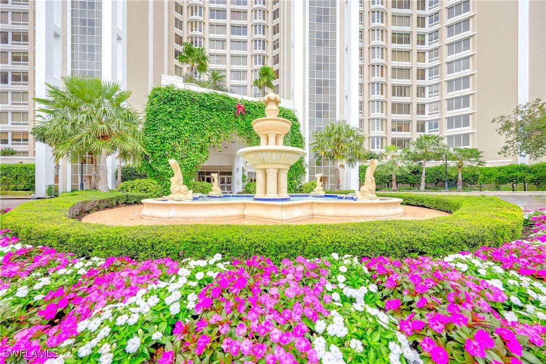 Naples, FL 34108,7117 Pelican Bay BLVD #1101