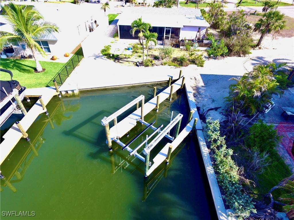Fort Myers Beach, FL 33931,264 Albatross ST