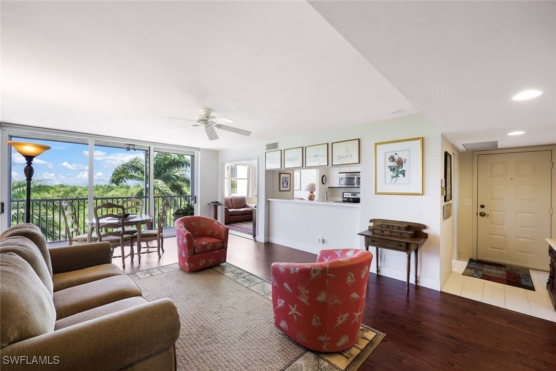 Naples, FL 34108,5550 Heron Point DR #302