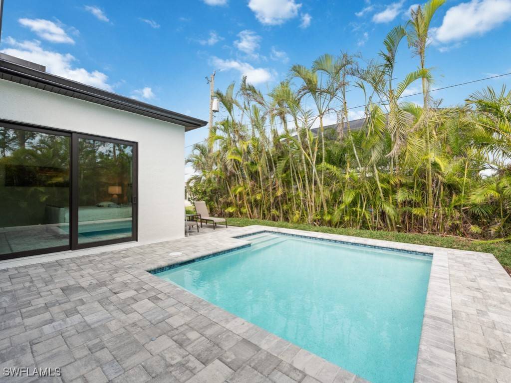 Naples, FL 34108,837 99th AVE N