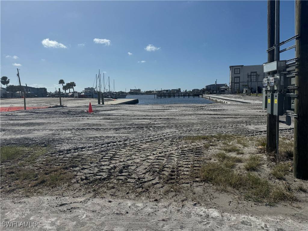 Fort Myers Beach, FL 33931,19281 #5 San Carlos BLVD