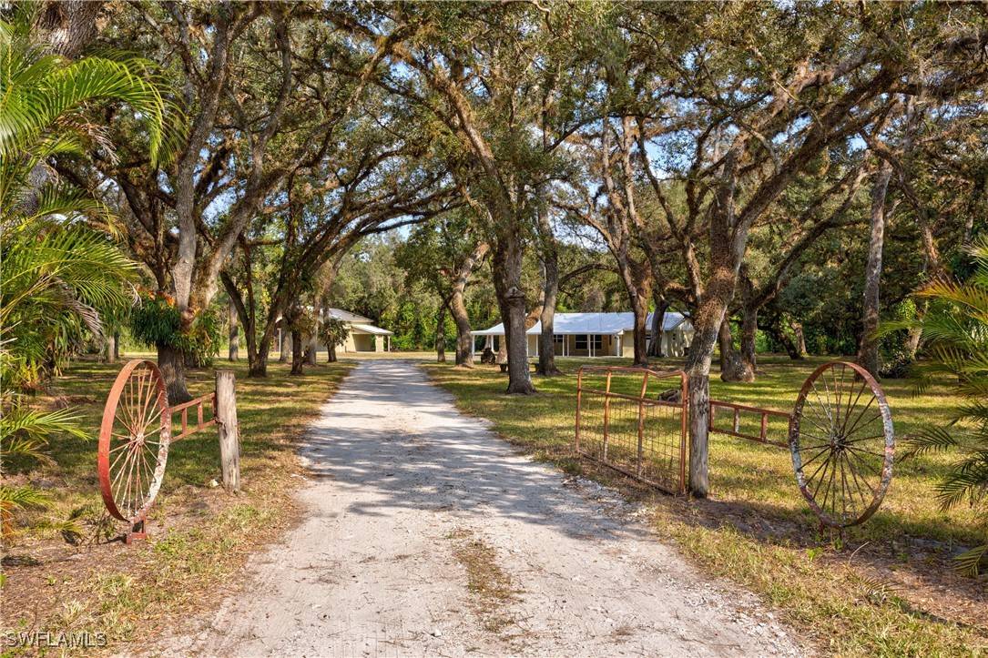 Labelle, FL 33935,2360 Old N River RD
