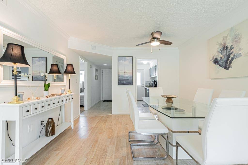 Naples, FL 34102,72 7th ST S #203