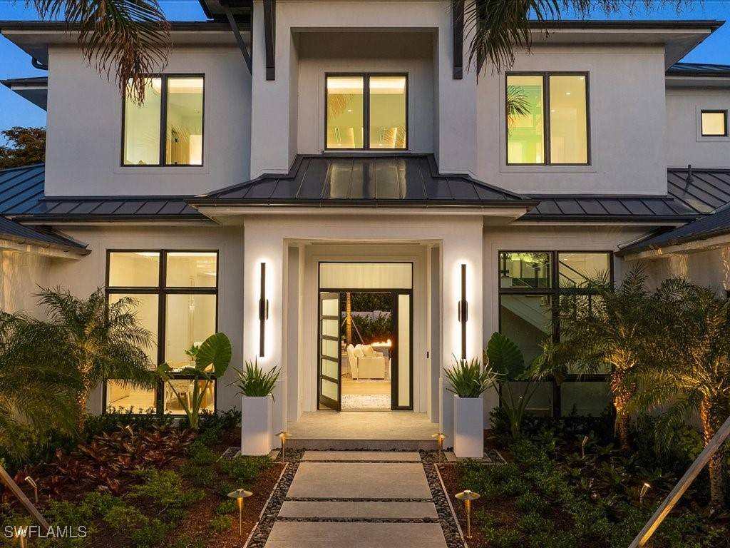 Naples, FL 34108,805 Knoll Wood CT