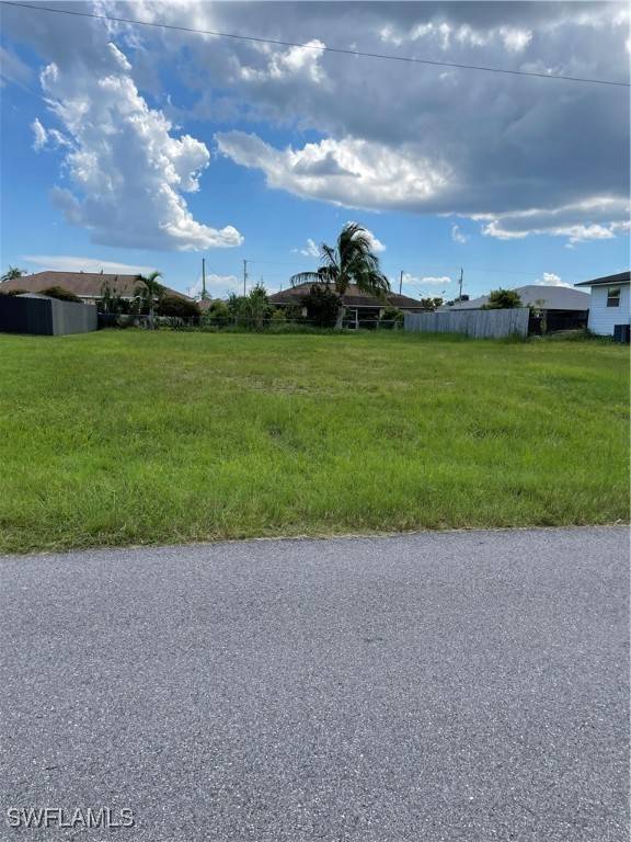 Cape Coral, FL 33904,324 SE 26 TER