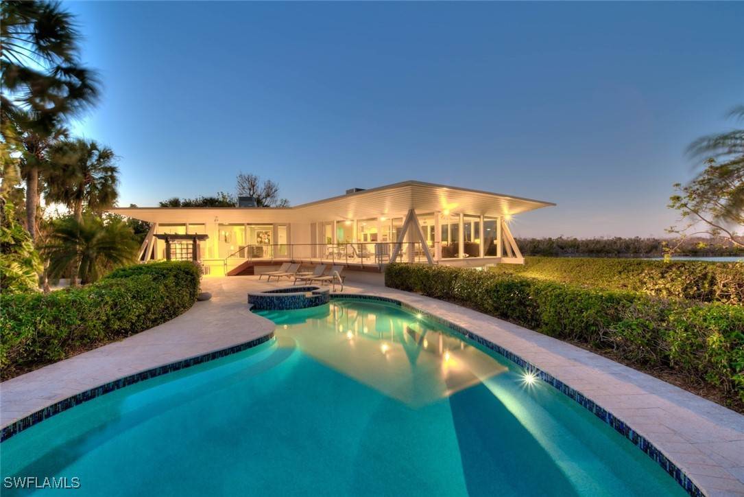 Sanibel, FL 33957,2688 Coconut DR