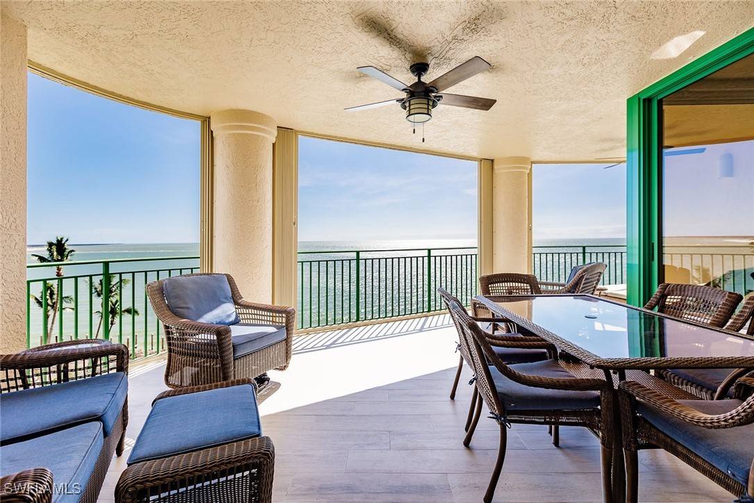 Marco Island, FL 34145,980 Cape Marco DR #601