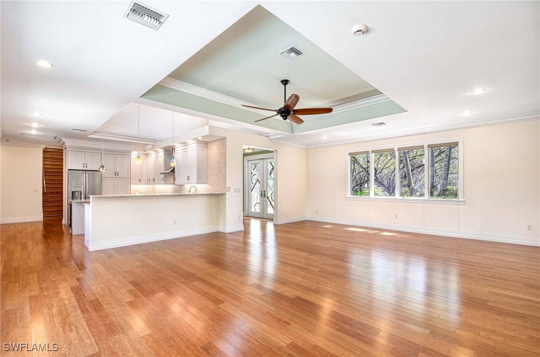 Naples, FL 34102,315 6th ST N