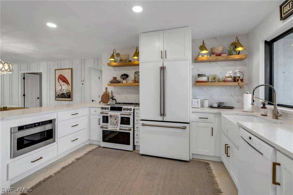 Naples, FL 34103,3107 Riviera DR #A-202