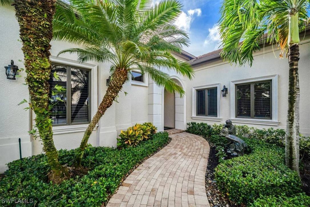 Naples, FL 34119,28614 La Caille DR