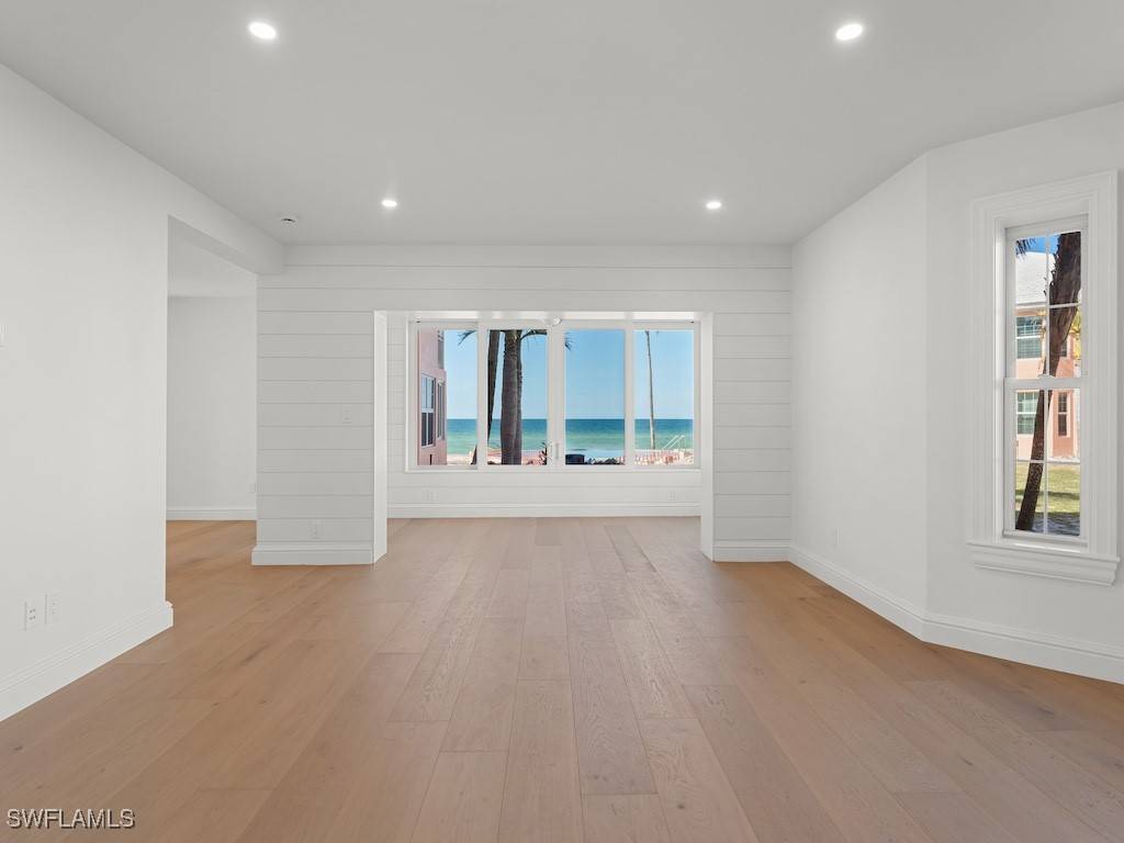 Naples, FL 34103,2401 Gulf Shore BLVD N #Villa 1