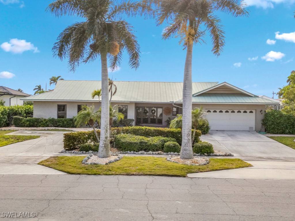 Marco Island, FL 34145,334 Grapewood CT