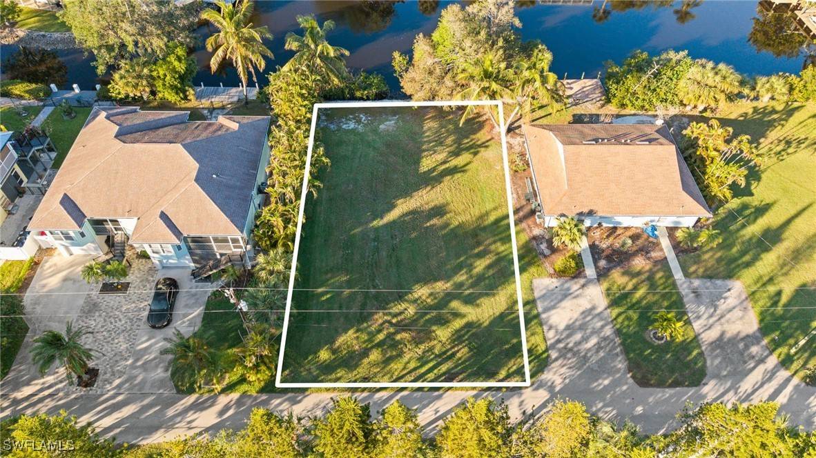 Bonita Springs, FL 34134,3665 RIVIERA CIR