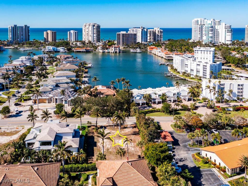 Naples, FL 34103,3940 Crayton RD