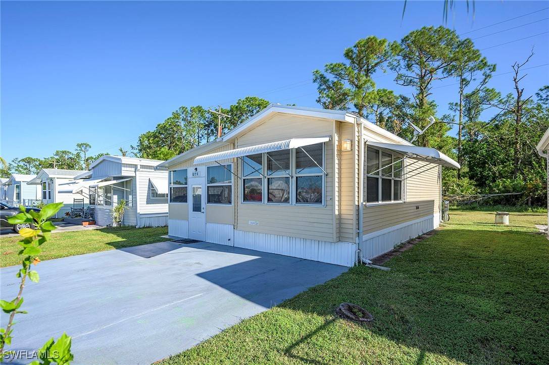 North Fort Myers, FL 33903,271 Caravan CIR