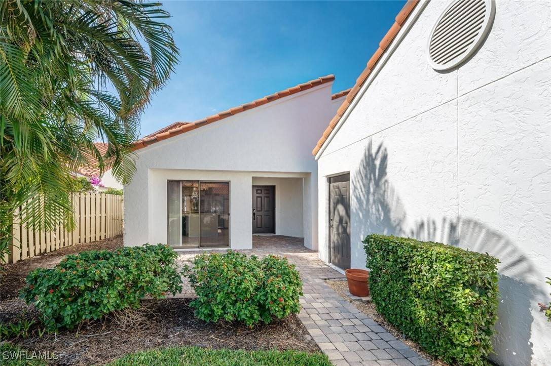 Naples, FL 34108,907 Reef Point CIR