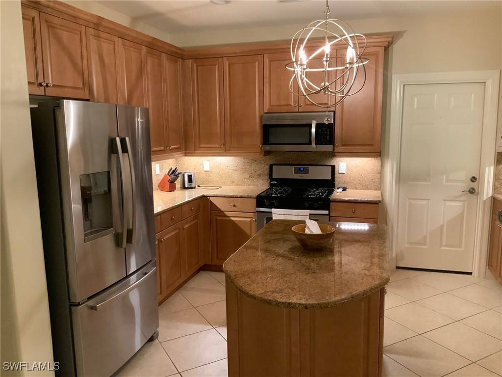 Naples, FL 34109,2817 Tiburon BLVD E #4-101