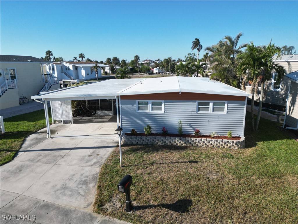 Fort Myers Beach, FL 33931,17690 Eglantine LN